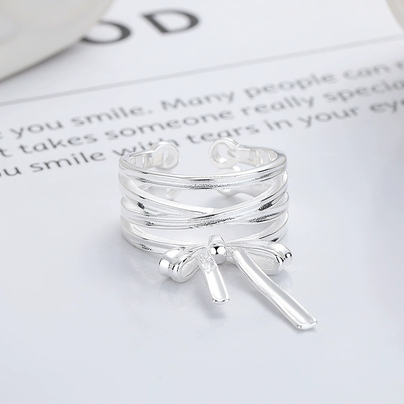 潮晟 Creative ring with bow, silver 925 sample, Korean style, on index finger