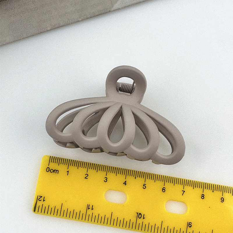 Fermaglio per capelli a forma di cuore opaco semplice e transfrontaliero da donna, nuovo stile per acconciature raccolte sulla nuca, elegante fermaglio a squalo per capelli_voghion.com