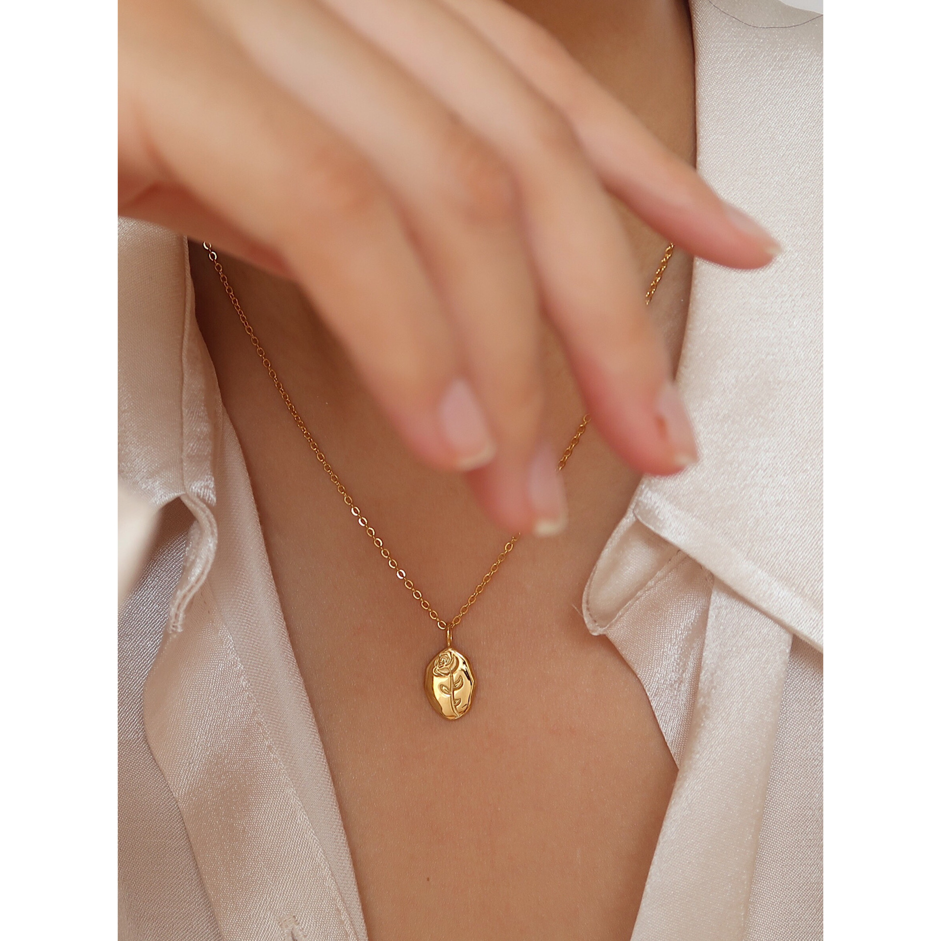 Plating Design Elegant Vintage Style Flower Titanium Steel Plating Pendant Necklace