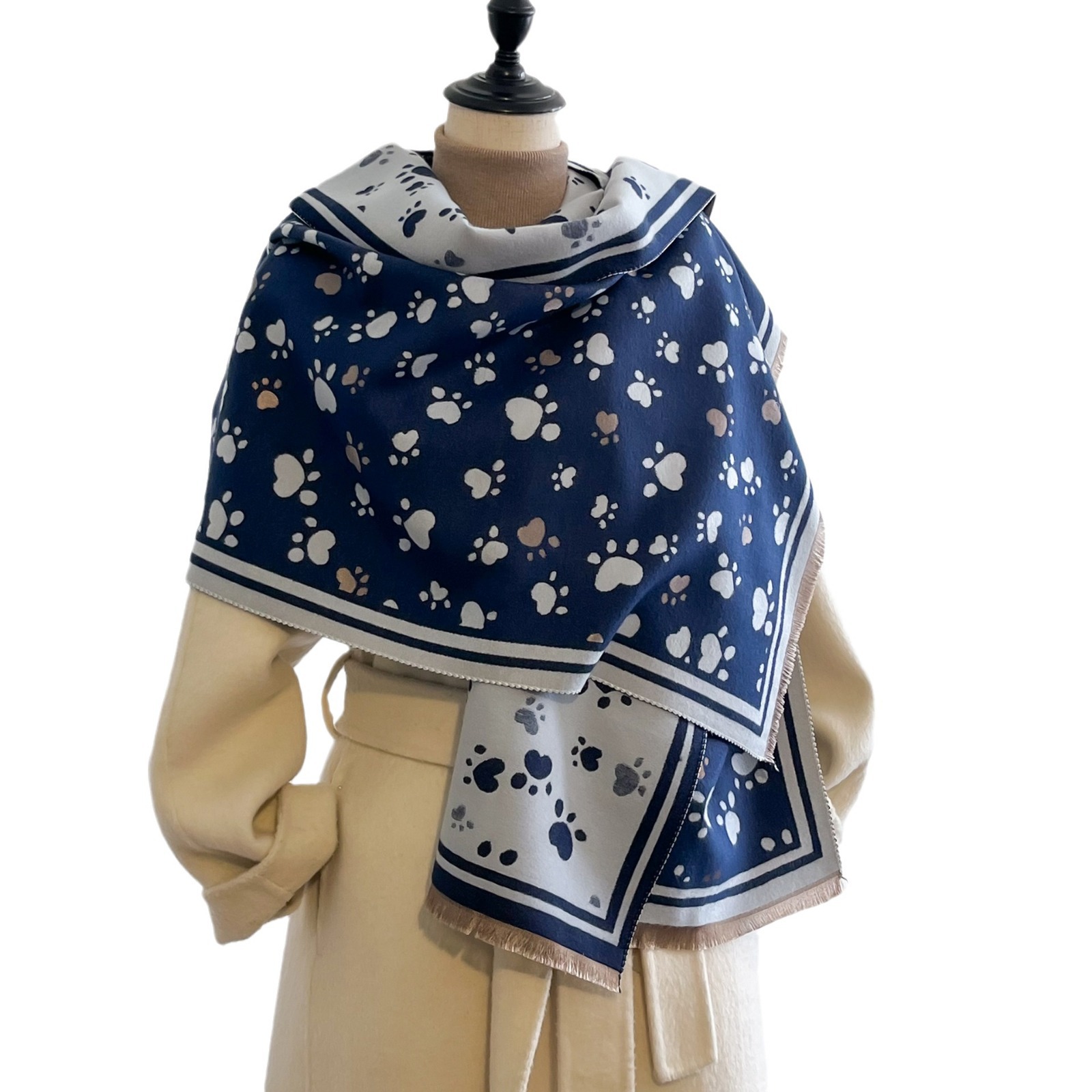 Otoño y invierno lindos perros huellas de huellas de huellas