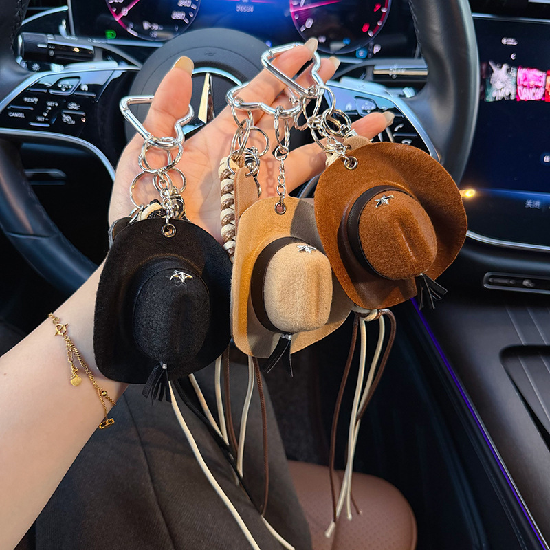 Fashionable and Creative Cowboy Hat Car Keychain Pendant, Personalized Leather Hand-Woven Rope Pet Hat Bag Decoration Pendant