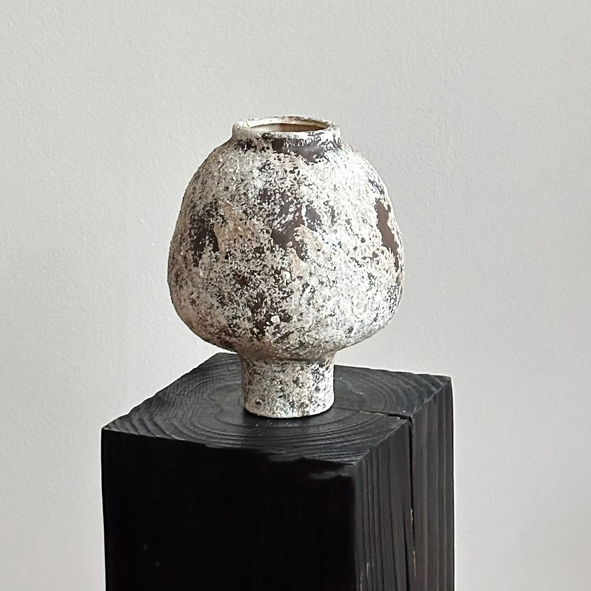 Ceramic Vase, Second-Hand Flower Arrangement Ornaments, High-End Niche Living Room Entrance Flower Vessel, Wabi-Sabi Style Vase, Ceramic Ornaments