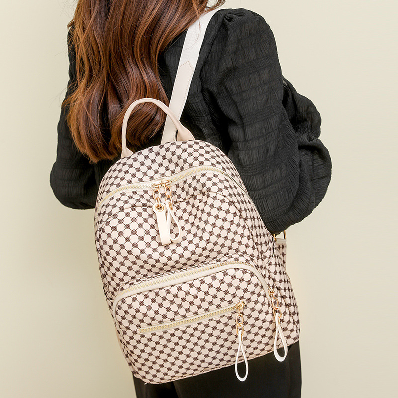 Venta al por mayor transfronteriza 2024 nueva mochila de cuero suave para mujer retro europea y americana