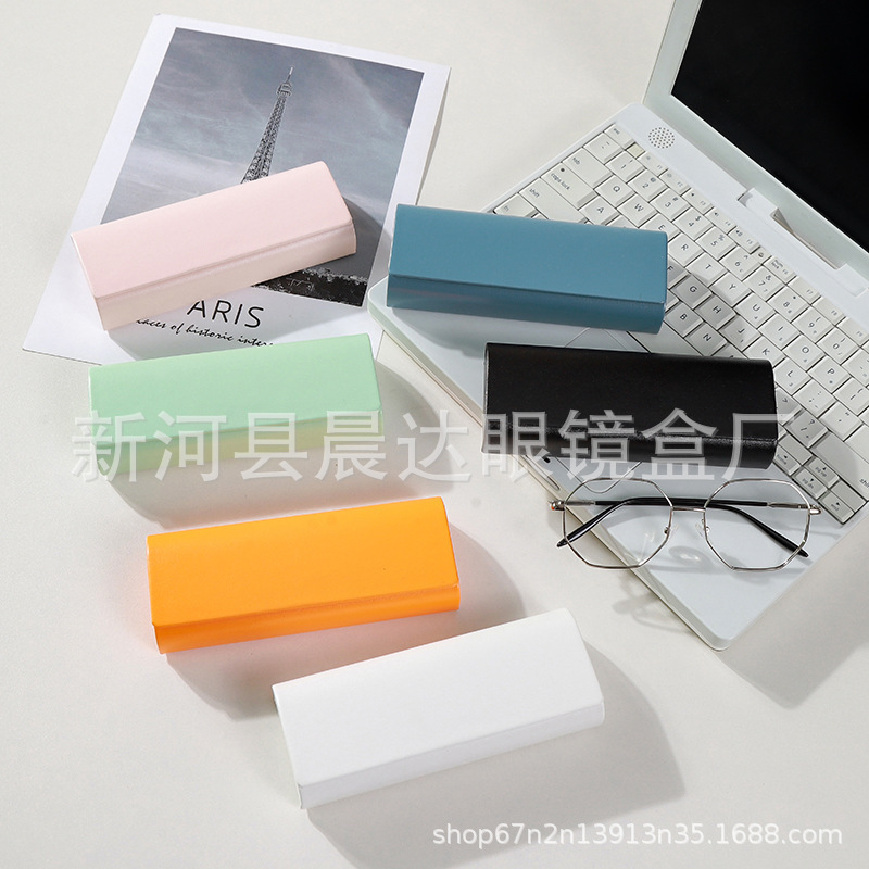 Factory wholesale magnetic ins men's and women's student glasses case simple fresh anti-pressure portable high-grade glasses storage box