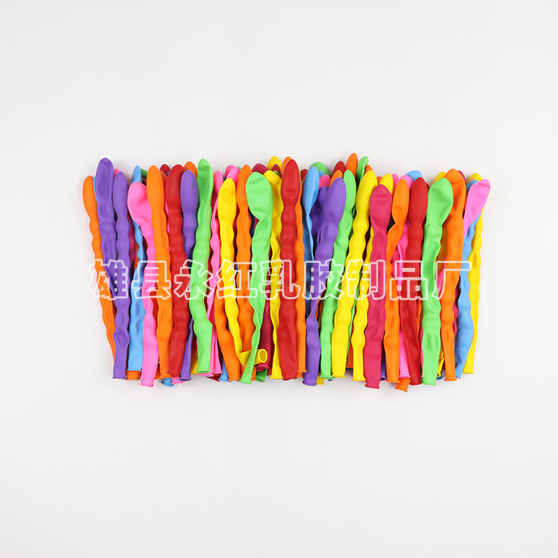 Los fabricantes venden al por mayor pequeños ocho globos de látex en el mercado nocturno, decoran los globos al aire libre, decoran los globos de cumpleaños