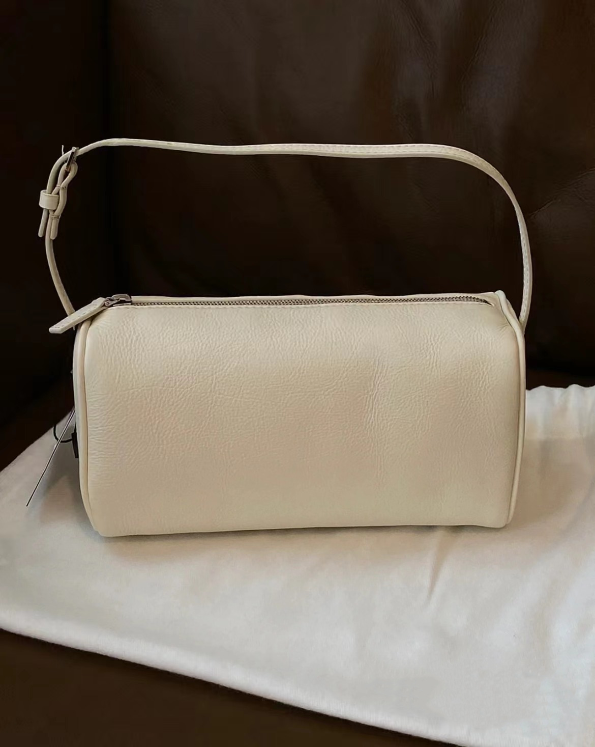 2024韩版小众牛皮包笔筒包90s迷你简约单肩斜挎圆筒包真皮笔袋包 - Thumbnail 16