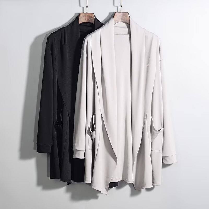 Men's mid-length trench coat for spring and summer, Korean style, long, over-the-knee, slim fit, handsome, trendy, thin cape coat for students and young people.