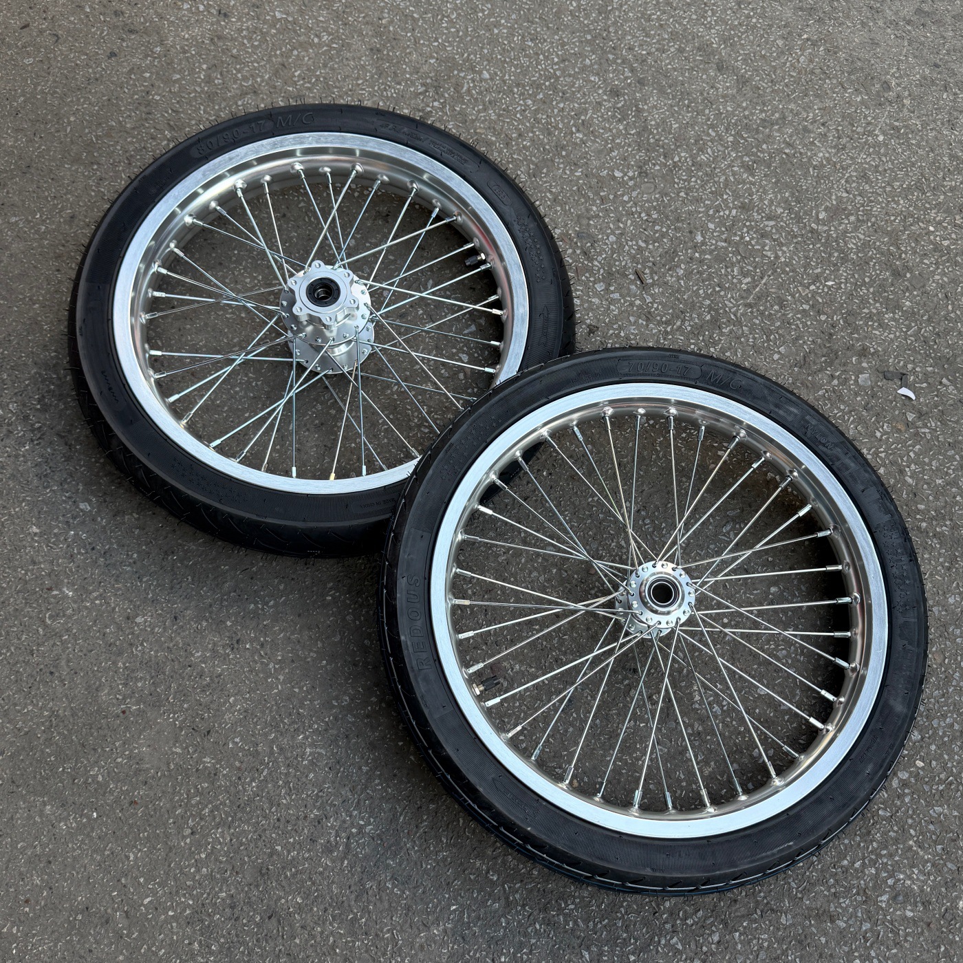 Suitable for Surron Light Bee X modified front 1.60-17 and rear 2.15-17 slick tire wheel set assembly 17inch wheel hub