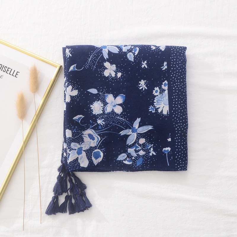 Estilo étnico vintage primavera y otoño bufanda de seda chal azul y blanco porcelana púrpura azul floral impreso algodón y lino hecho a mano borla bufanda
