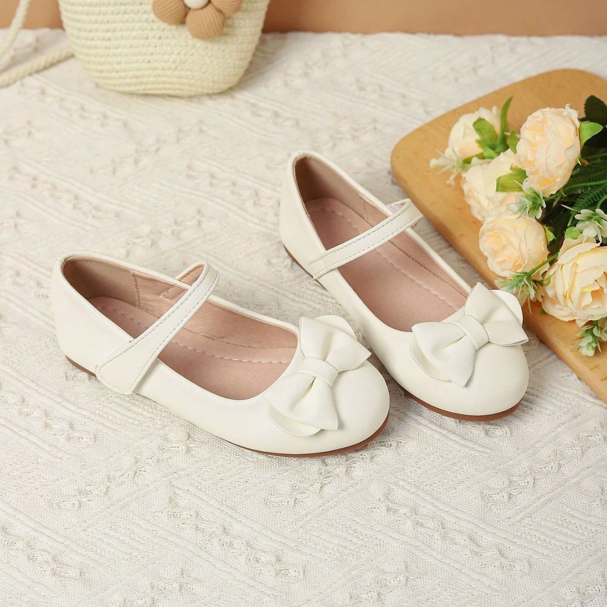 Трансграничная внешняя торговля Французская бабочка с плоским дном принцесса маленькая кожаная обувь модная липучка дикая мягкая подошва для девочек одиночная обувь