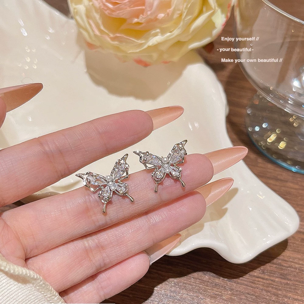 Серебряные серьги 925 пробы, жемчужные вставки, легкая роскошь европейский стиль, легкие