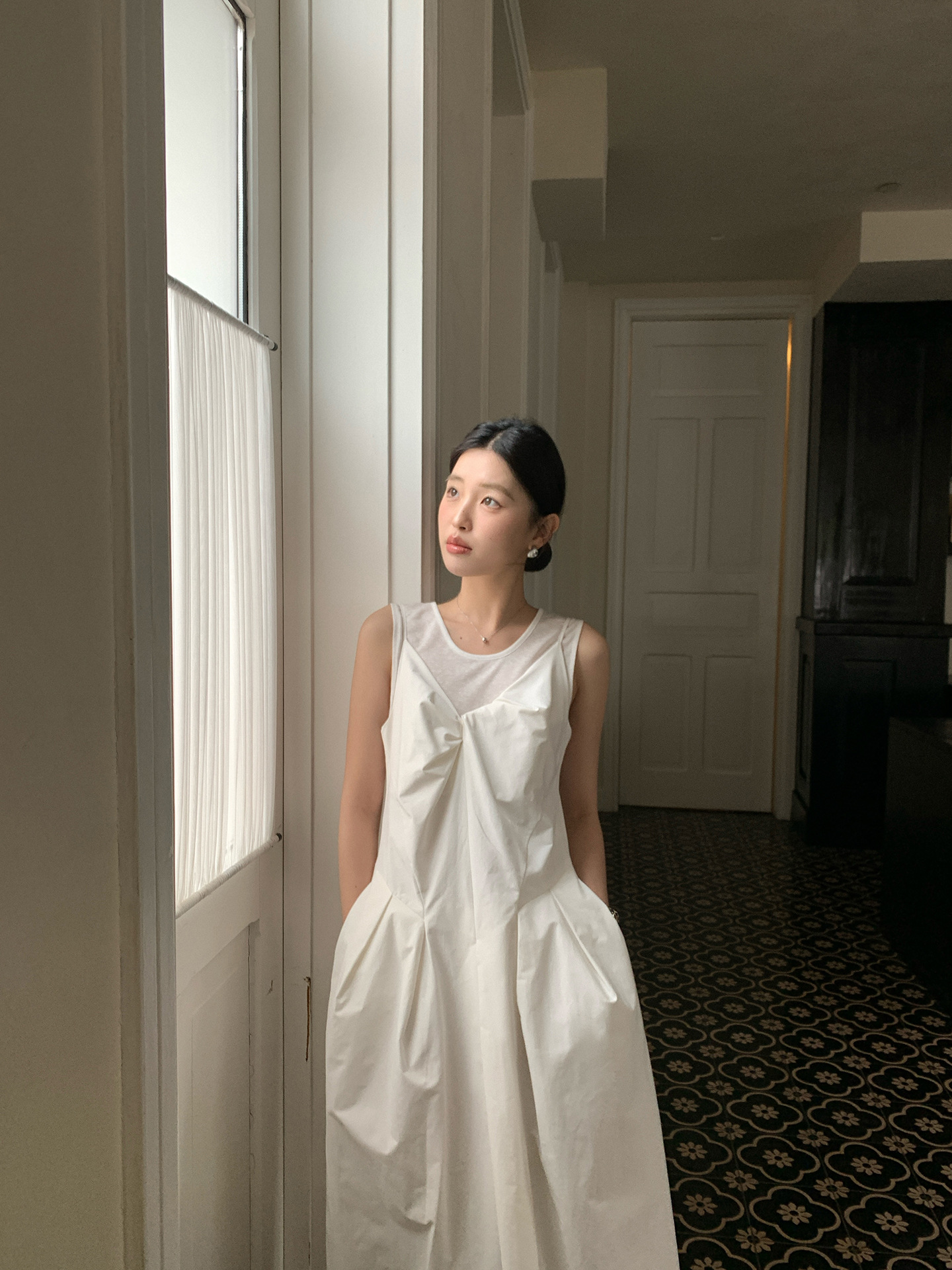 夢DT ETOLIEノースリーブベスト女性の外着デザイン感ツイストvネックa字ストラップワンピース2点セット
