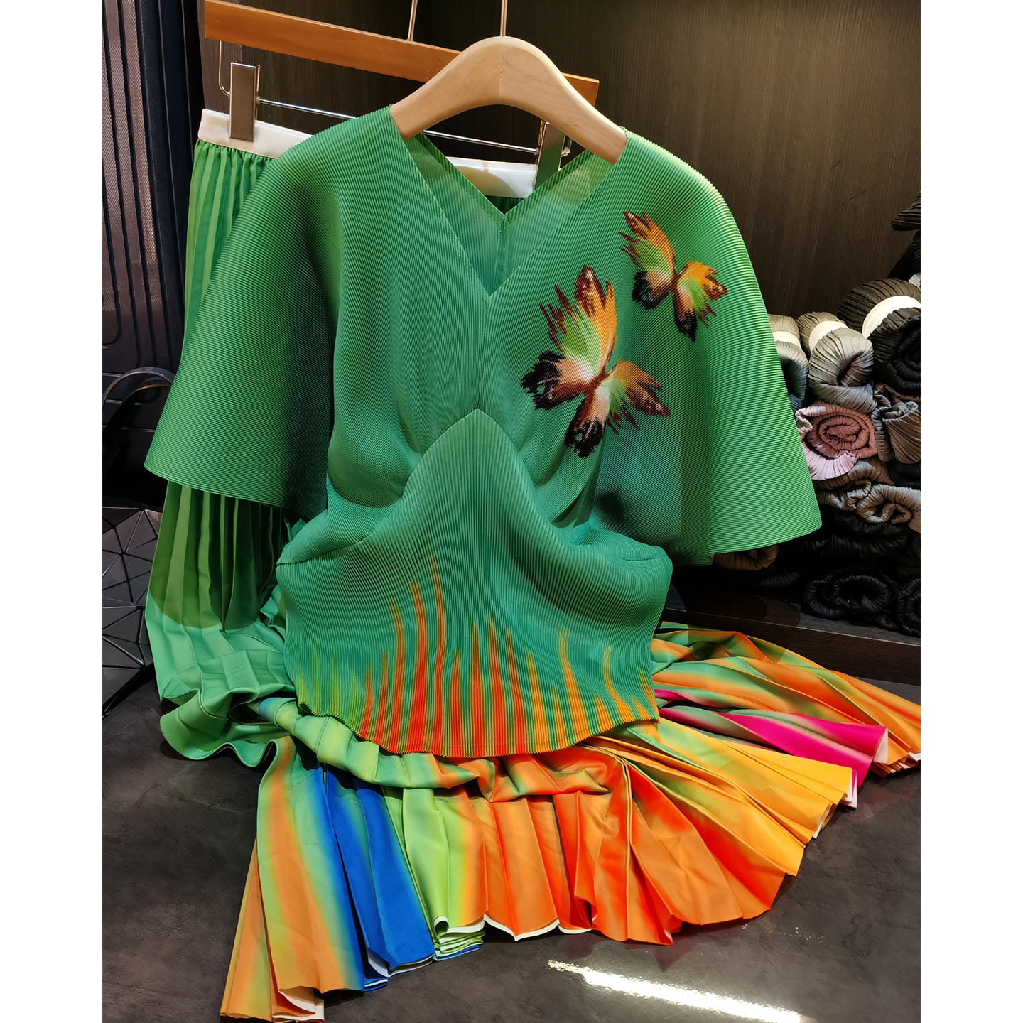 Elegant Butterfly Print Two Piece Set For Women V-Neck Short Sleeve Top & Pleated Midi Skirt Casual Mid-Calf Length Polyester_ecoleips.com
