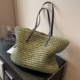 High-grade Texture Bag Women's Large Capacity 2023 New Spring and Summer All-match Woven Shoulder Bag Commuter Straw Tote Bag