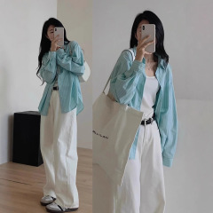 ミントのマンボの緑のストライプの日焼け止めのシャツのコートの女性のタイプの夏の薄い上着のカーディガンのシャツのクロスボーダーの卸売り