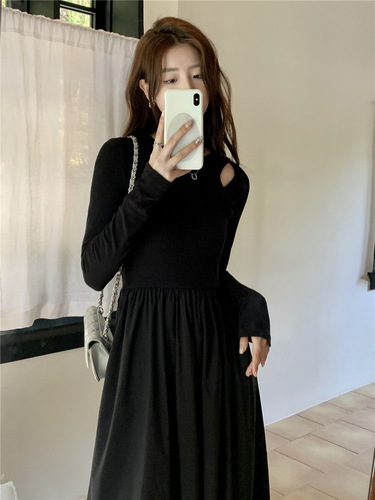 Women's Black Hollowed-out Long Sleeve Dress 2024 Autumn Design Sense Unconventional Waist Cinching Slimming Elegant Top Length Dress