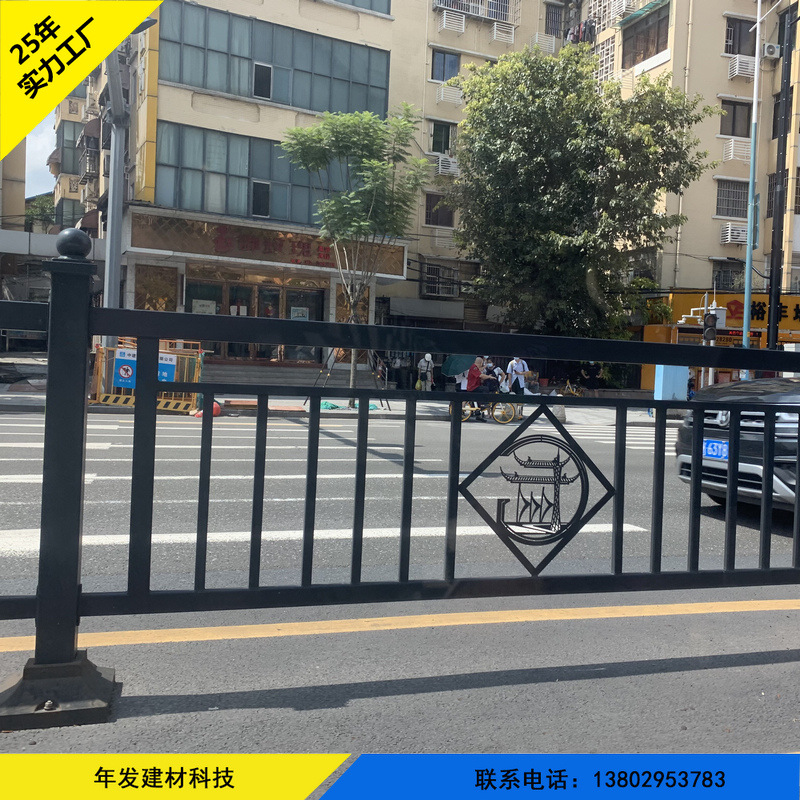 城市马路公路交通护栏 镀锌防撞隔离围栏 人行道景观护栏