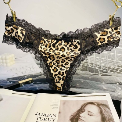 Thongs sexy Lace T-back Leopard Wild Temptation Hot Borneol Fabric lady Underwear Hollow