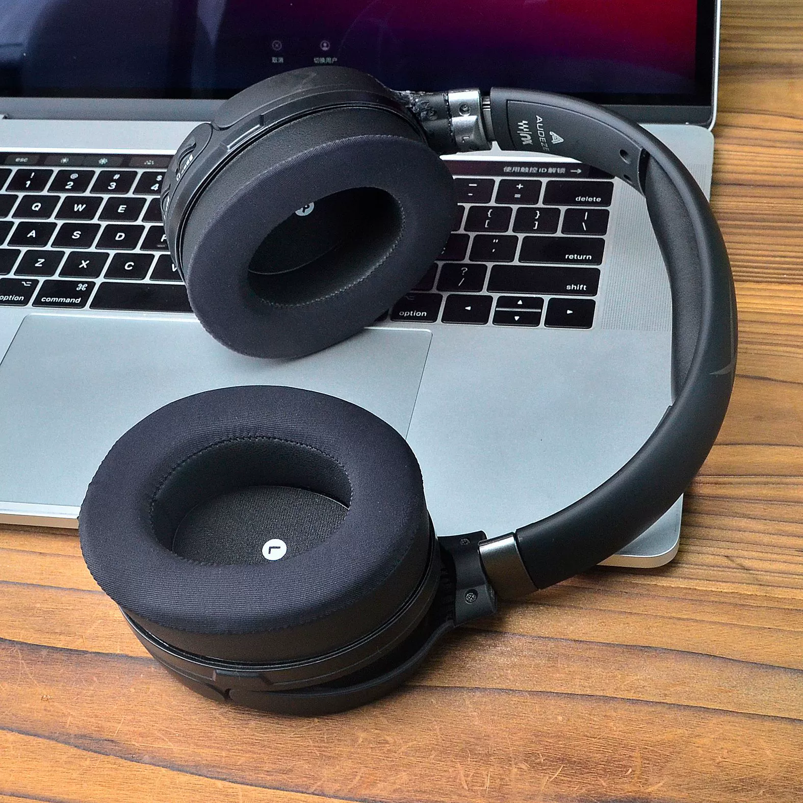 Применимый Audeze Penrose & Mobius Kinston Night Eagle Hyperx Orbit S