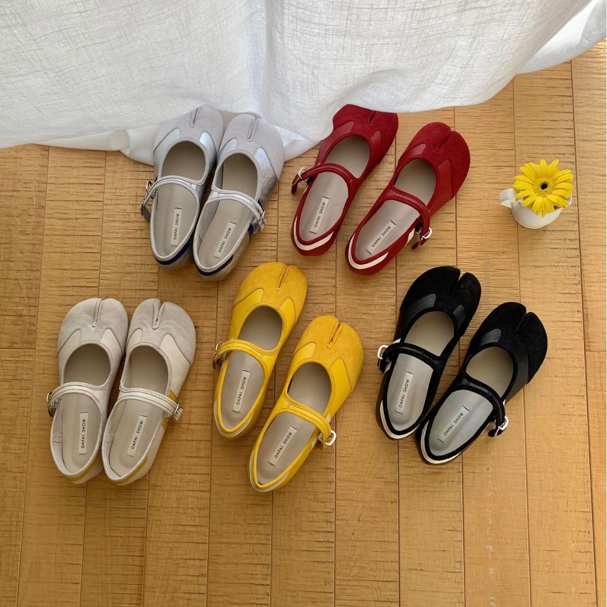 Split-toe Single 2025 New Model, Horseshoe With One-strap Buckle, Suede Retro Mary Jane Soft-soled Fashion Shoes For_vogvips.com