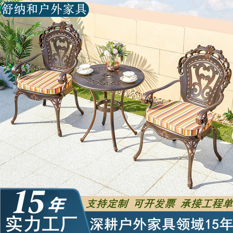 직경 65의 주조 알루미늄 커피 테이블이 있는 의자 2개