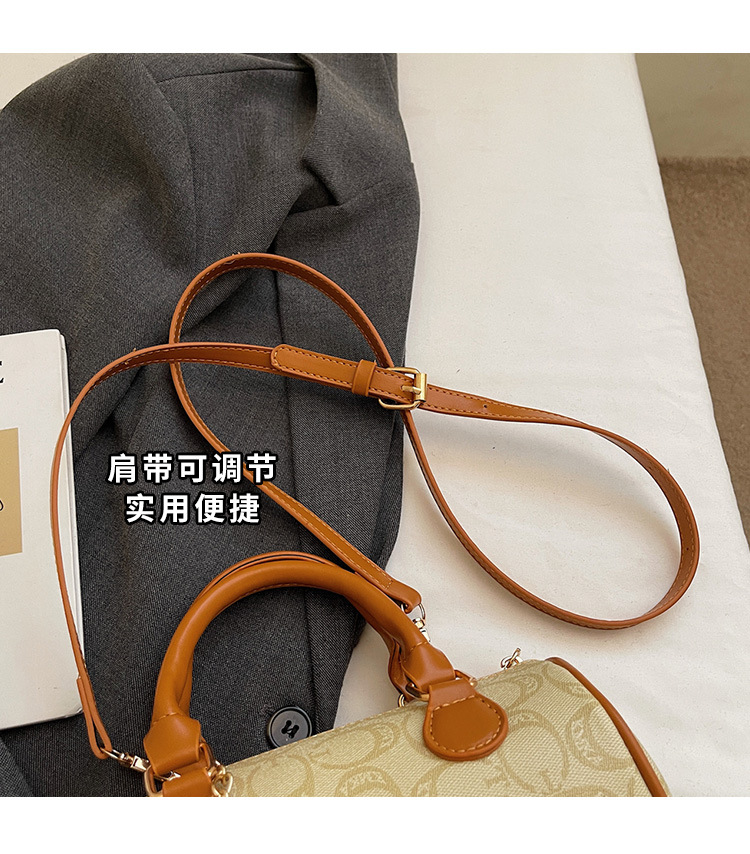 The 2025 summer new small handbag for women, the Boston bag, is casual, versatile, elegant, and has a high level of appearance. It is a trendy hand-held crossbody bag Item Picture