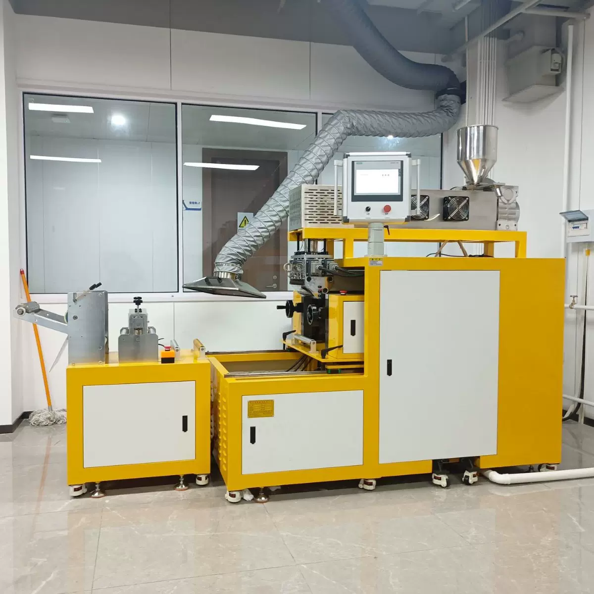 XH-432-25-5 氟塑料五层共挤流延机  多层共挤挤出机非标机