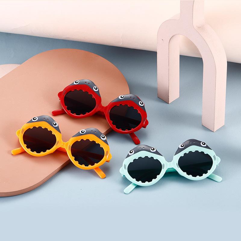 Fashionable children's sunglasses