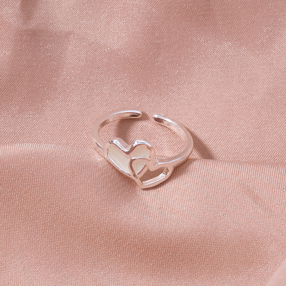 Simple Fashion Heart Shaped Hollow Opening Ring display picture 4