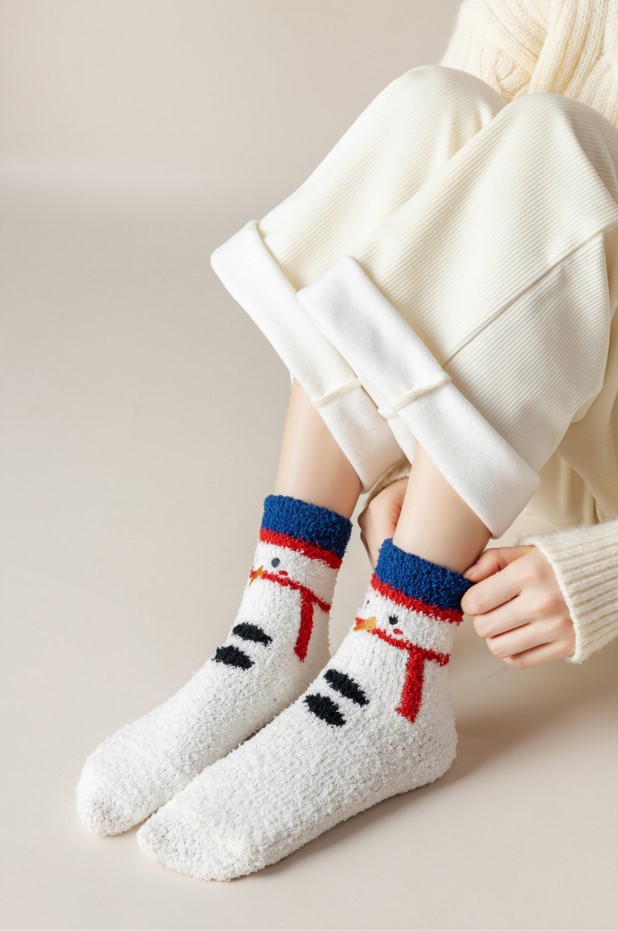 Calzini rossi di Natale calzini di velluto corallo calzini da donna tubo di cartone animato autunno inverno più velluto casa adorabile caldo luna calzini da notte_voghion.com
