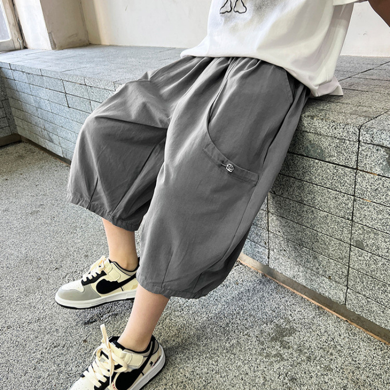 男の子グレーパンツ夏薄い2025新しい子供の夏のショートパンツ大きな子供の夏のクロップドパンツはハンサムでファッショナブルです|undefined