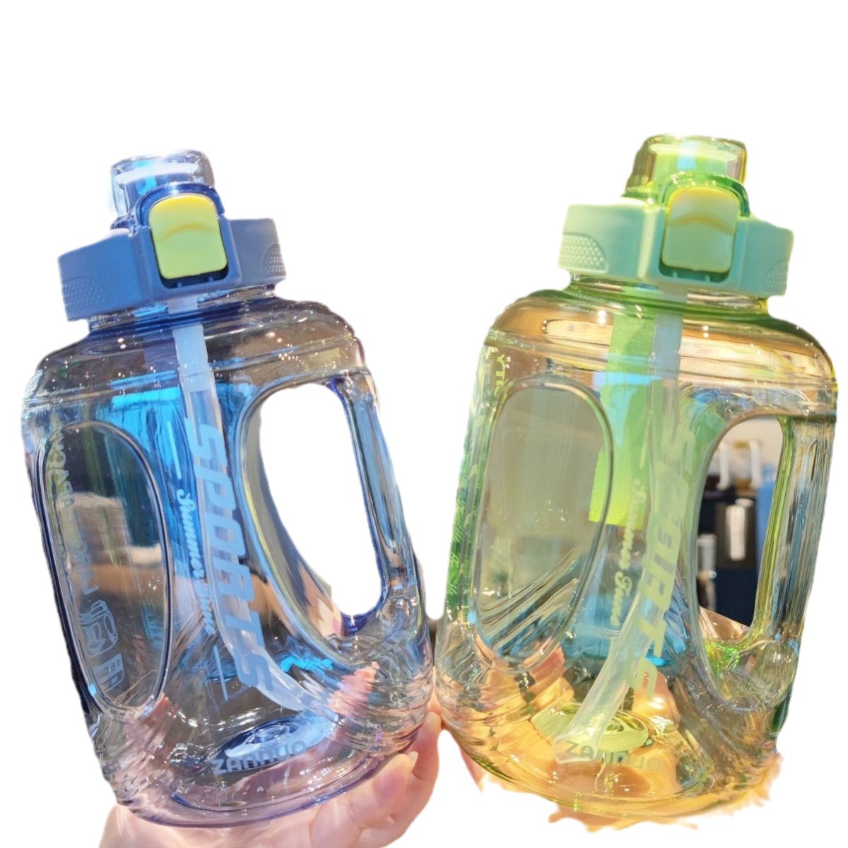 Botella de agua de gran capacidad de gran aspecto taza de agua de paja de plástico botella de agua portátil al aire libre con cuerda de Deportes de hombres y mujeres