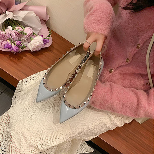 Leather-style V-neck single shoes for women with nail heads, pointed toe flat shoes, 2024 new nail head flat shoes for fashion influencers