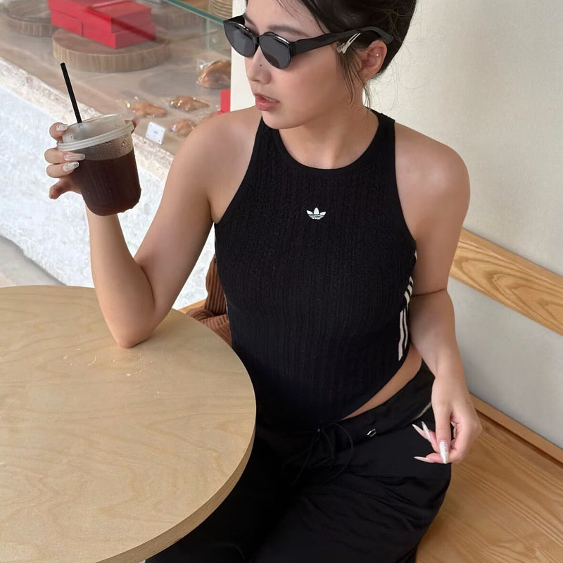 Irregular Design Halter Neck Tank Top with Clover Pattern for Women, Suitable for Both Inner and Outer Wear, Sexy Hollow-Out Top