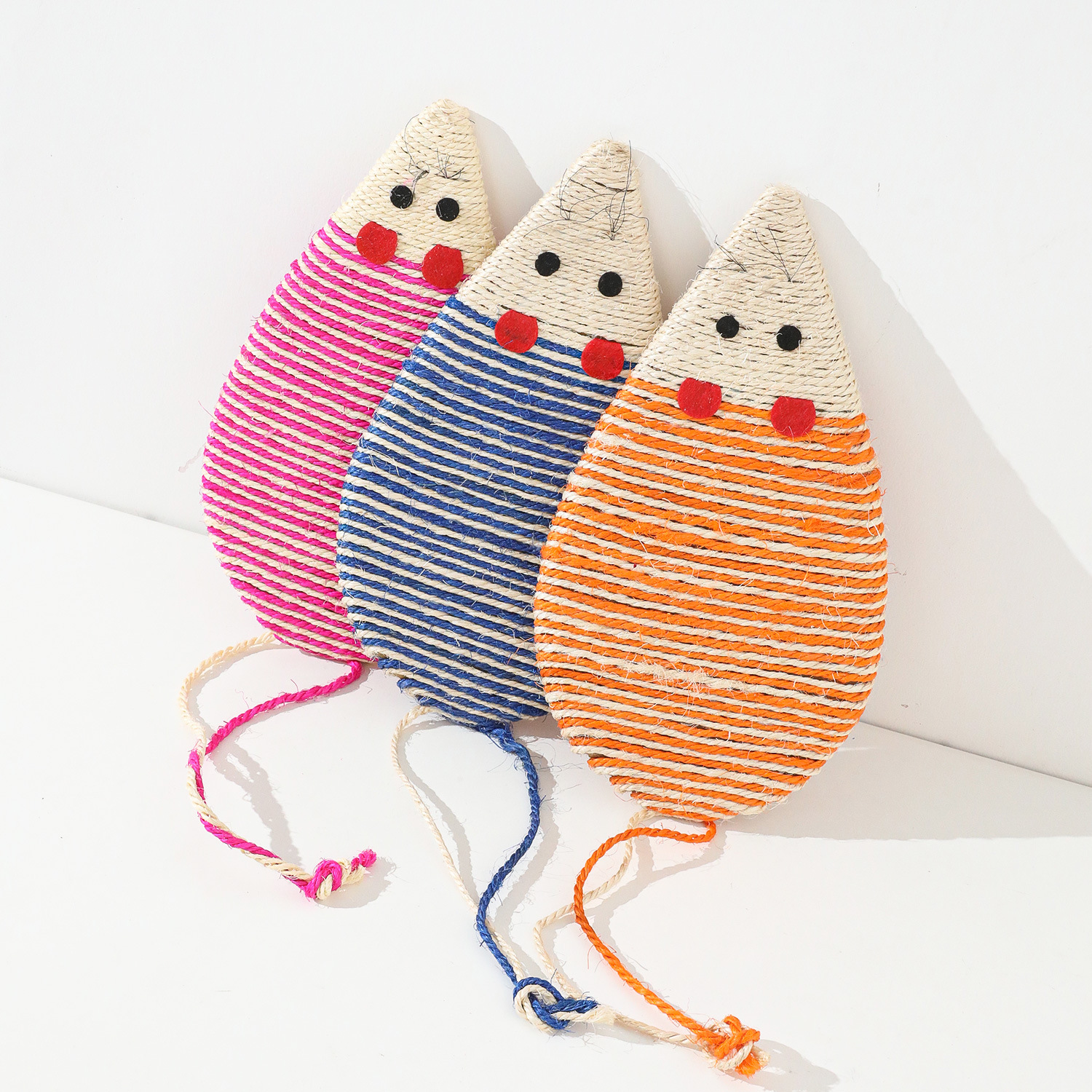 Spot al por mayor Pipitao gato sisal en forma de ratón tabla de agarre molienda de garras molares transfronterizo WISH Amazon Cat Toys