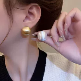 项链;耳钉;耳环