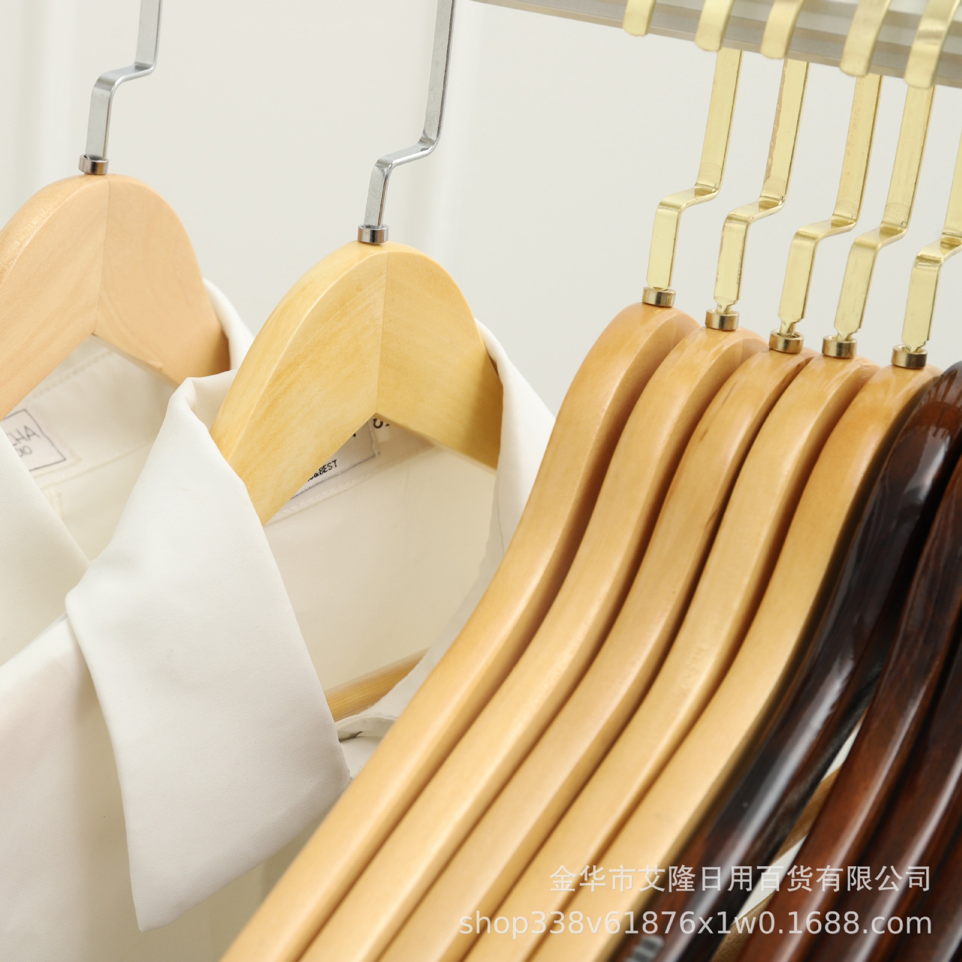 Hotel tienda de ropa percha de madera para el hogar percha de ropa para adultos percha de ropa de madera maciza percha de ropa al por mayor