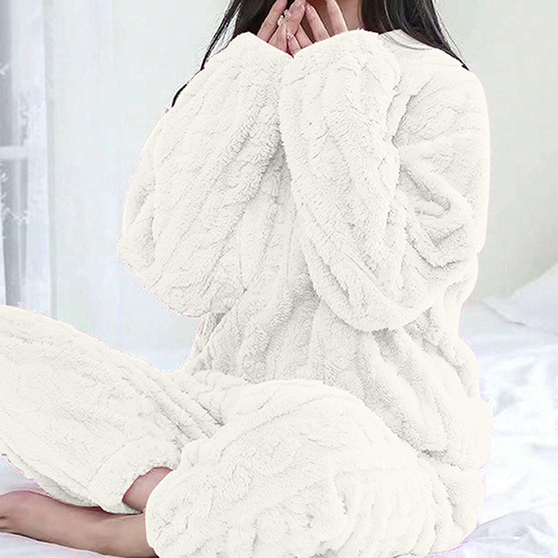 ヨーロッパとアメリカの国境を越えた秋と冬の新しい女性用フランネルホーム服無地暖かい屋外で着用できる女性用パジャマ|undefined