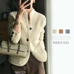 秋冬の日韓の新型の底のニットの女性のファッションの洋風のカーディガンの立襟の純色の厚いセーターのコート