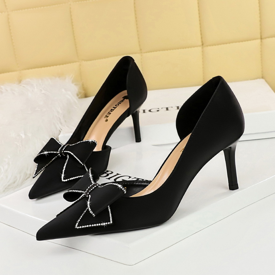 Décolleté stiletto con fiocco in strass per matrimoni_voghion.com