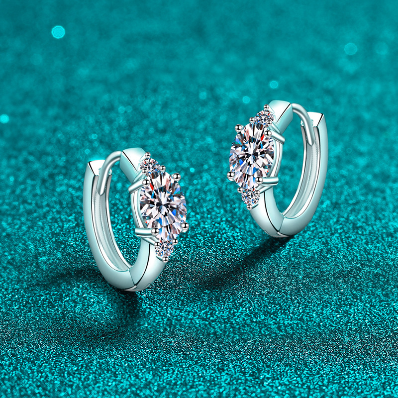 D Color Moissanite Stud Earrings In S925 Silver Oval Design_voghion.com