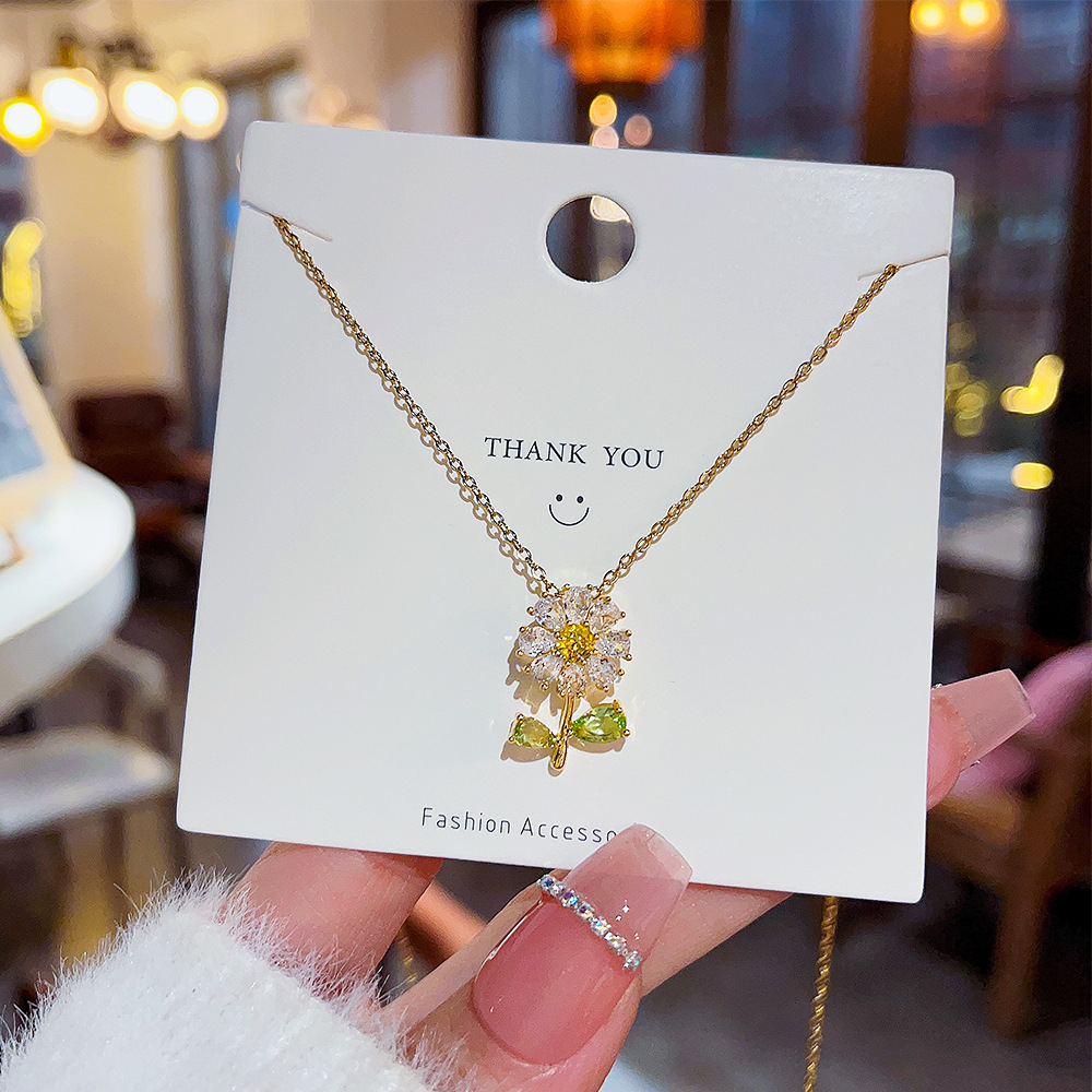 13g Weight PVD Coated Gold Plating Process 18K Real Gold Plated Plating Material Wholesale Jewelry Sweet Sunflower Titanium Steel Zircon Inlay Pendant Necklace