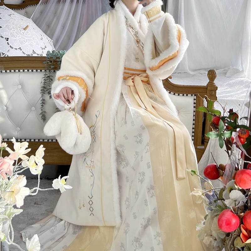 Mucha [Ruyi] Hanfu for Men and Women, Song Dynasty Style Long Coat with Pleated Skirt, Winter Model with Cross Collar, New Year Outfit, Chinese Style