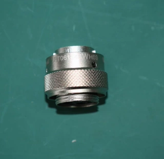 安费诺金属连接器RT062235SNH03