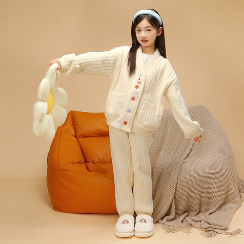 Soft and Fluffy Girls' Winter New Coral Fleece Thick Parent-Child Cardigan, Wearable Outside Mother and Daughter Homecoming Set
