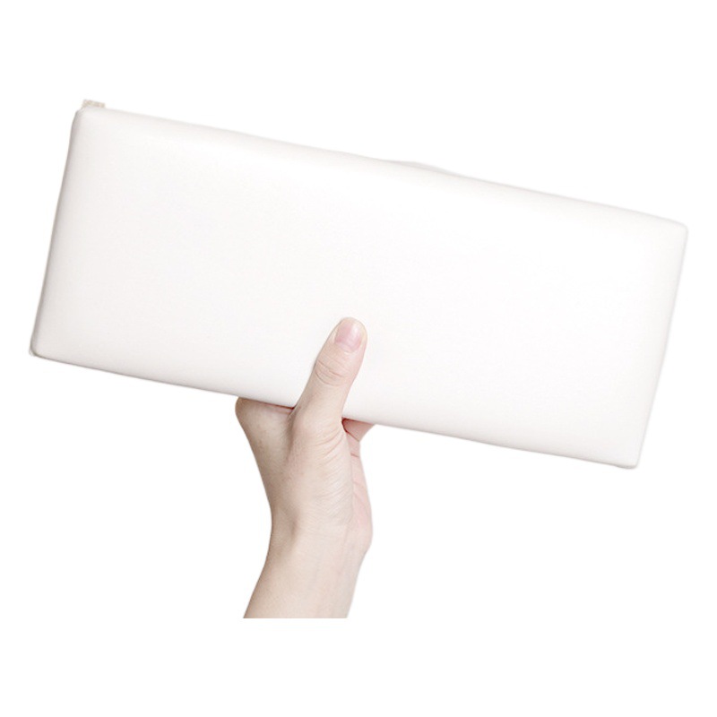 Almohada de mano para manicura de estilo japonés cuidadosamente seleccionada, superficie de cuero suave, madera biselada, almohada de mano especial estilo normcore de café con leche para salones de uñas