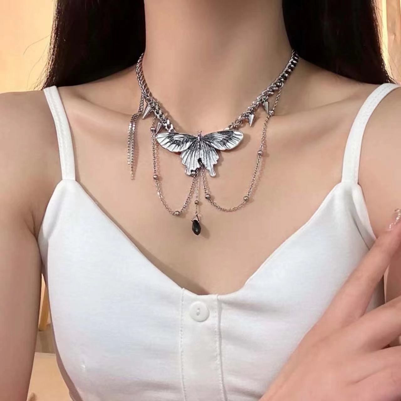 超仙蝴蝶鉚釘流蘇鎖骨鏈女小眾設計高級感甜酷氣質時尚百搭項鍊