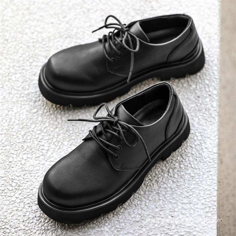 화이트 더비 신발 남자 신발 2024 새로운 여름 두꺼운 솔 증가 큰 머리 미키 남자 캐주얼 라운드 발가락 가죽 신발