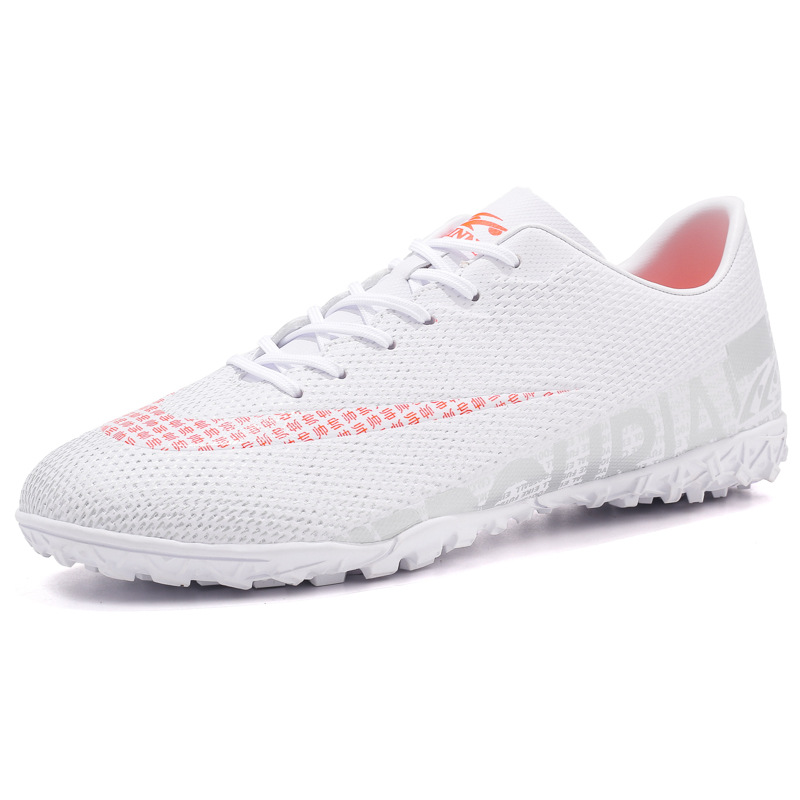 Venta directa de fábrica 2022 Zapatos de fútbol deportivos transpirables para hombre, nuevos, transfronterizos, para césped interior, para competición de adultos.