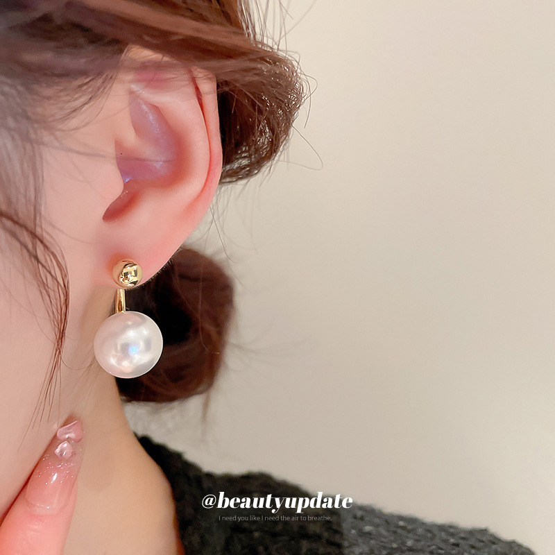 Pendientes de perlas de aguja de plata galvanizada de oro genuino francés Retro Luz de lujo de alto grado pendientes elegantes pendientes de temperamento al por mayor para las mujeres